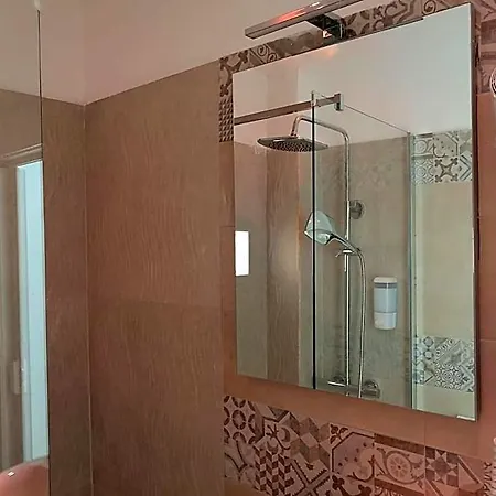فندق مبيت وإفطار Il Faro 17 3*